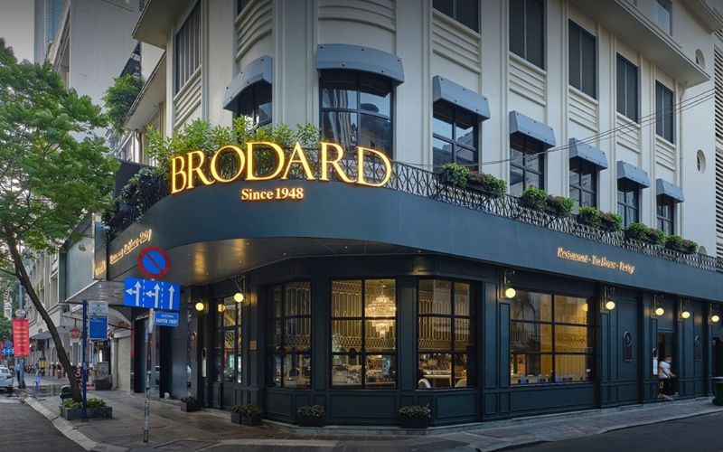 cửa hàng bánh Brodard