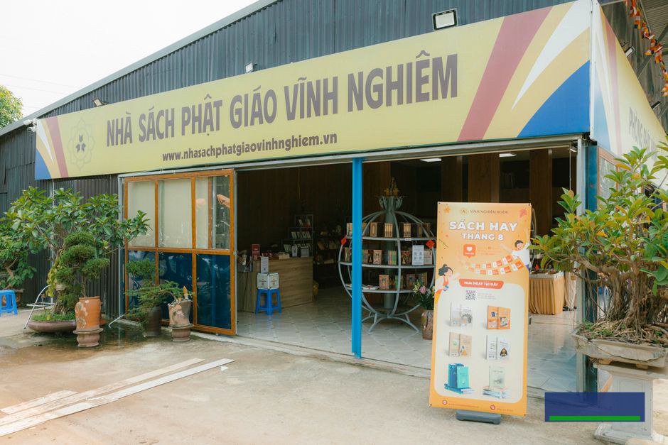 Gánh nặng giấy tờ thầm lặng của bộ phận giáo vụ